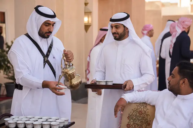 قهوجي وصبابين قهوة: ضيافة مرتبة لمناسبات الرياض وحي الشهداء