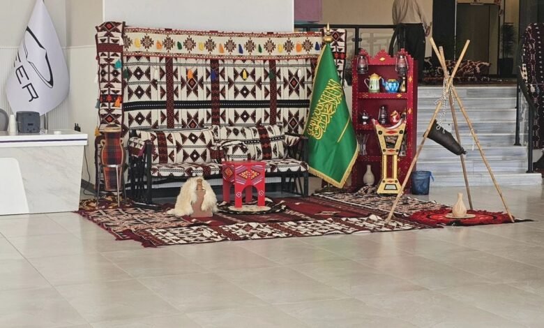 قهوجي وصبابين: كيف يبتكرون طرق جديدة في الخدمة